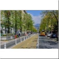 2022-04-27 Radweg Strassenmitte 03.jpg